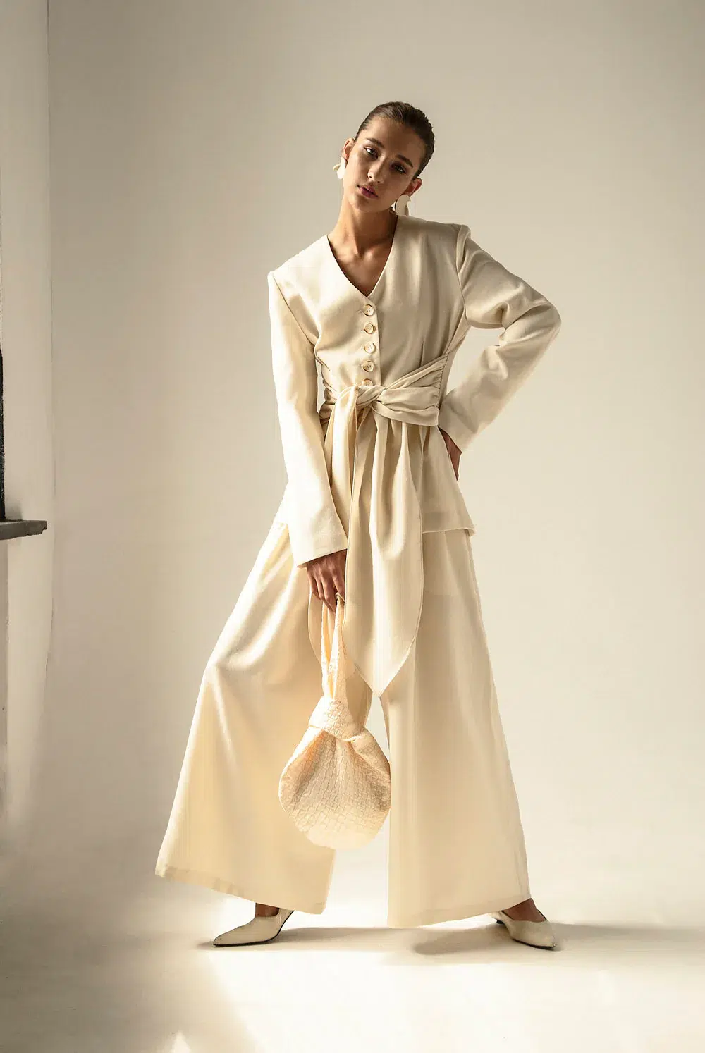 AP016 - Cream Wool Knot Suit