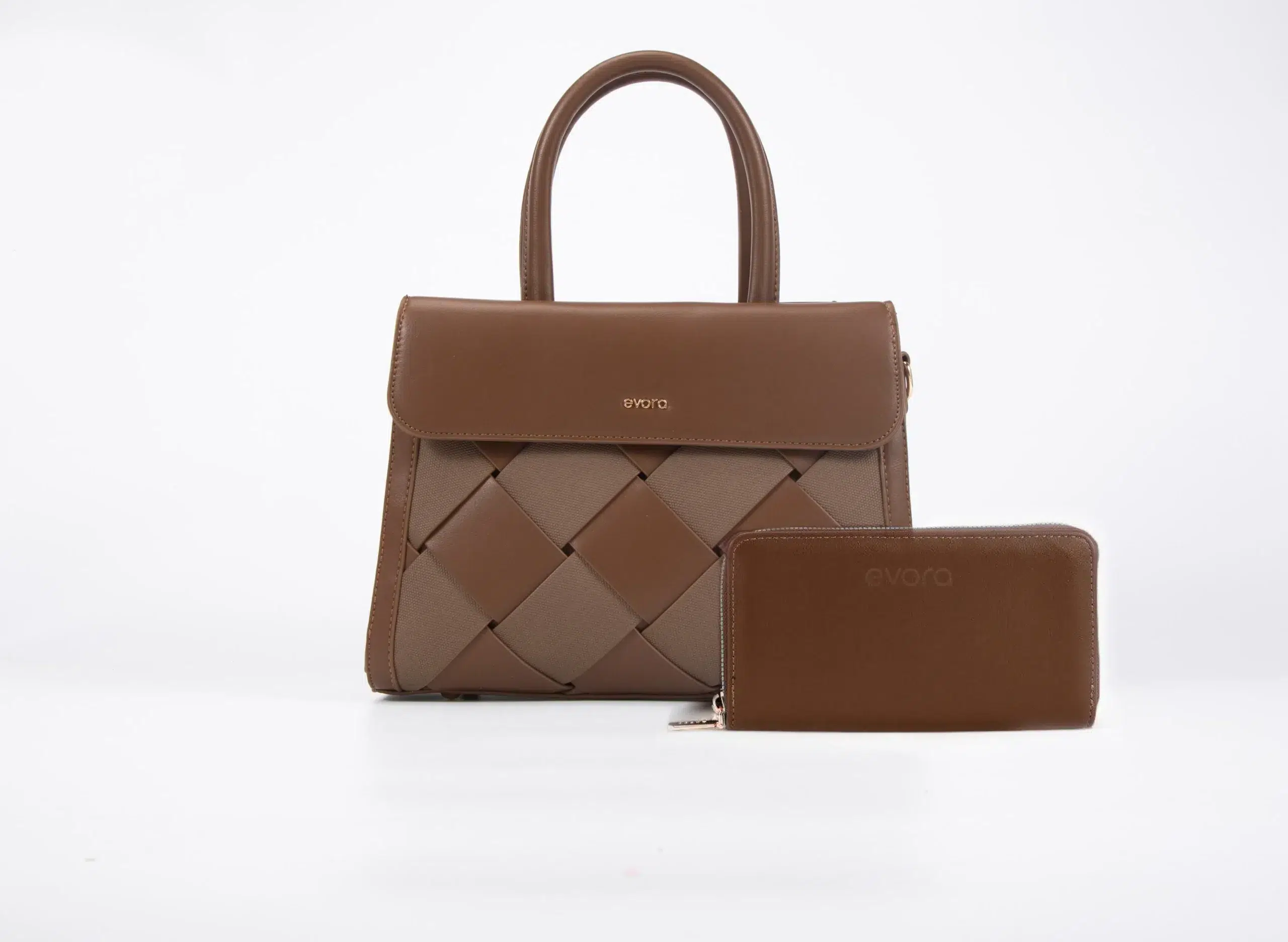 DBS-JE001 Set consisting of a medium-sized handbag with an elegant – Brown