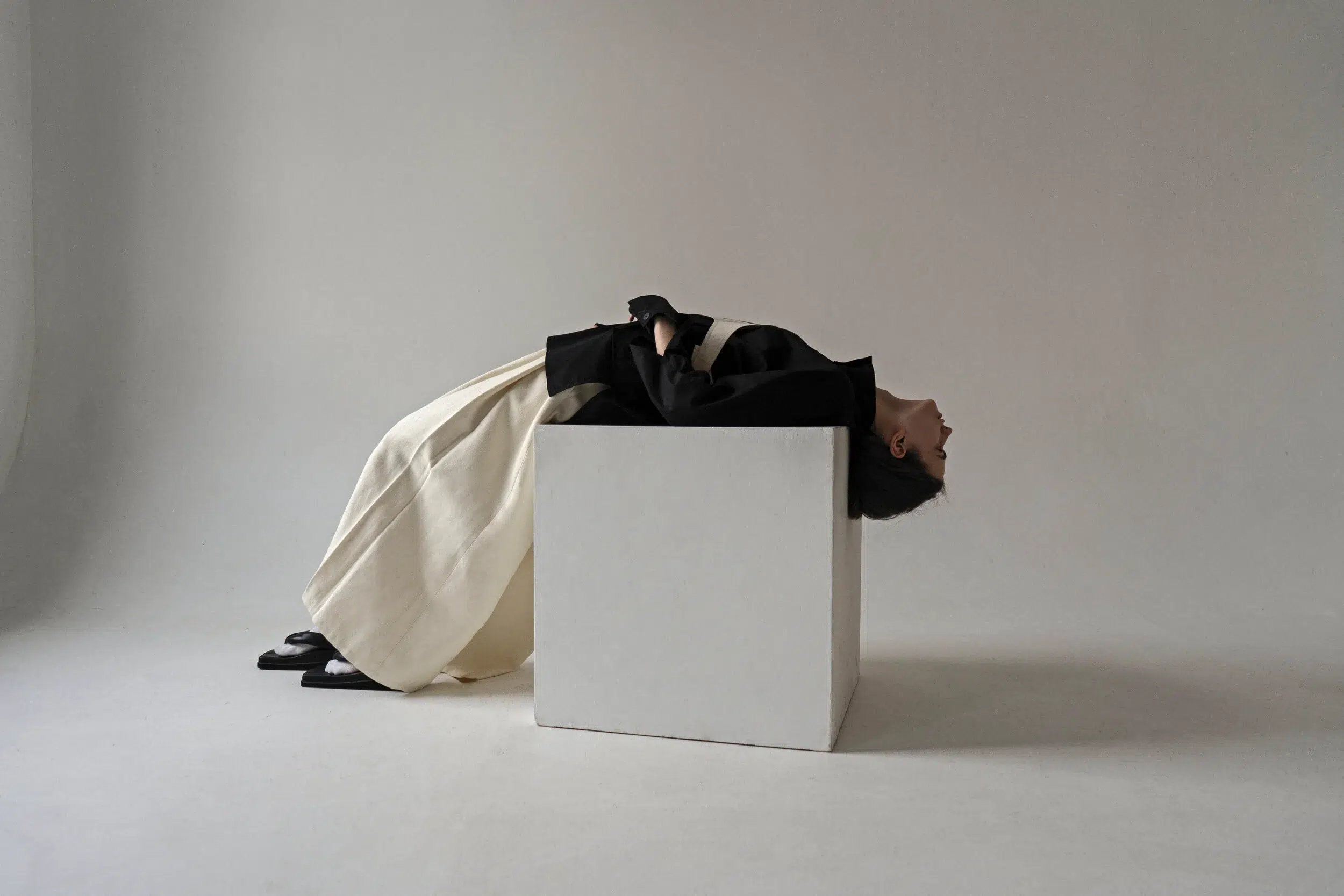 AP009 - Cream Pleated Pants